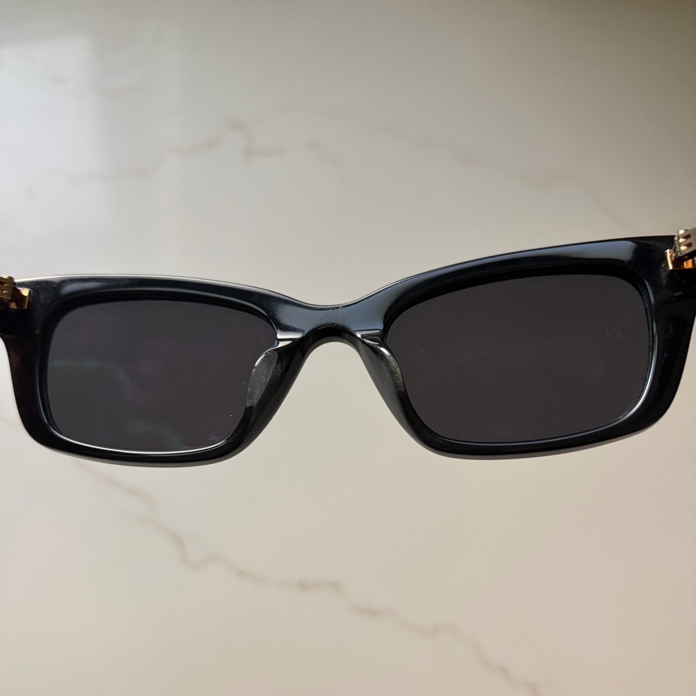 GENTLE MONSTER x Jennie ‘1996’ Black Sunglasses (Re-Posh) - Picture 4 of 14